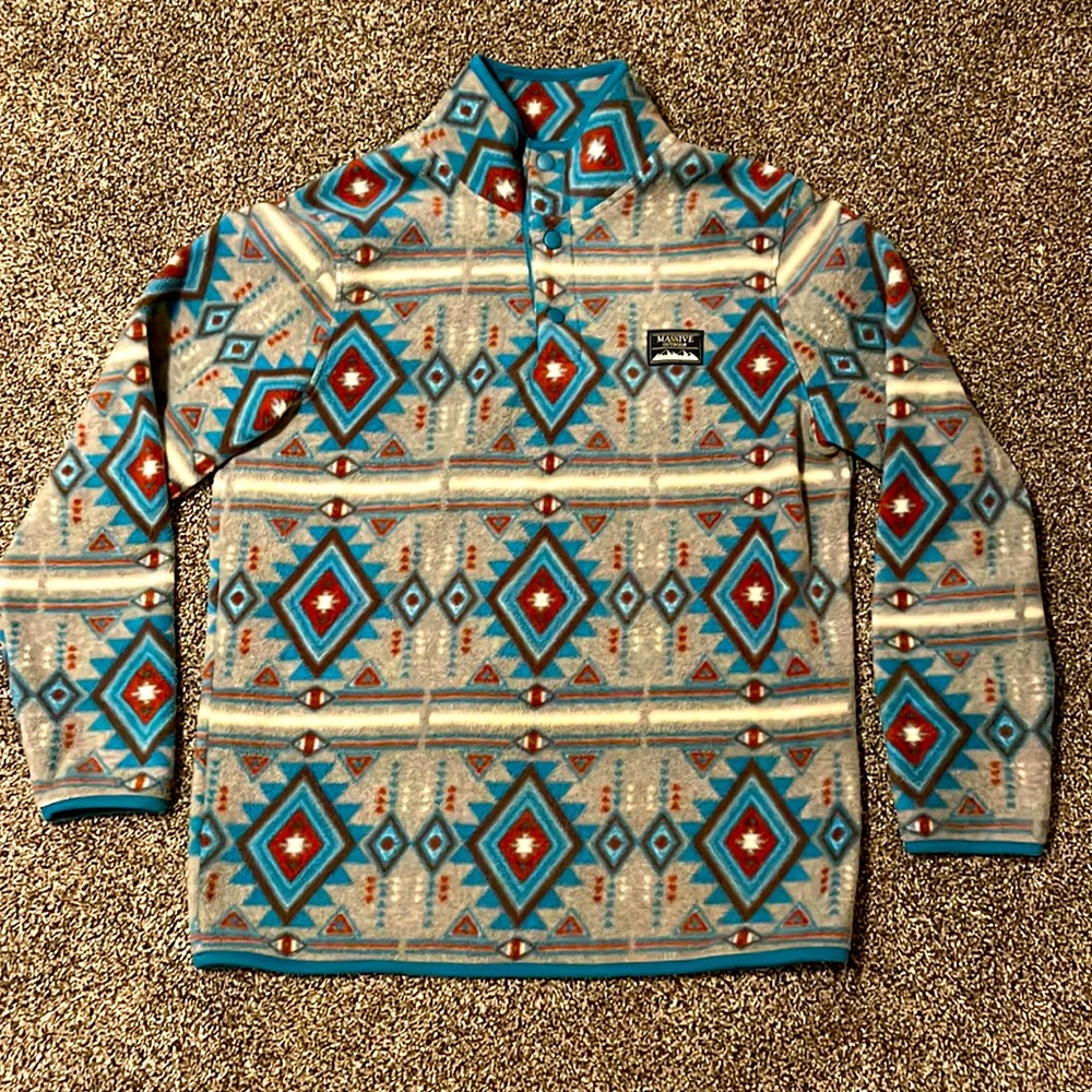 Massive Outdoor Fleece Pullover